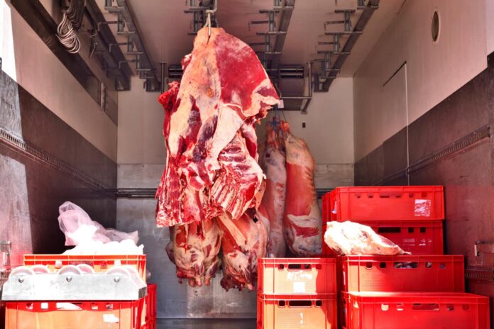 348729_redmeatsupplychainlorry_362560_crop