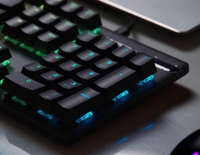 rezwanahmed-keyboard-7386244_1280